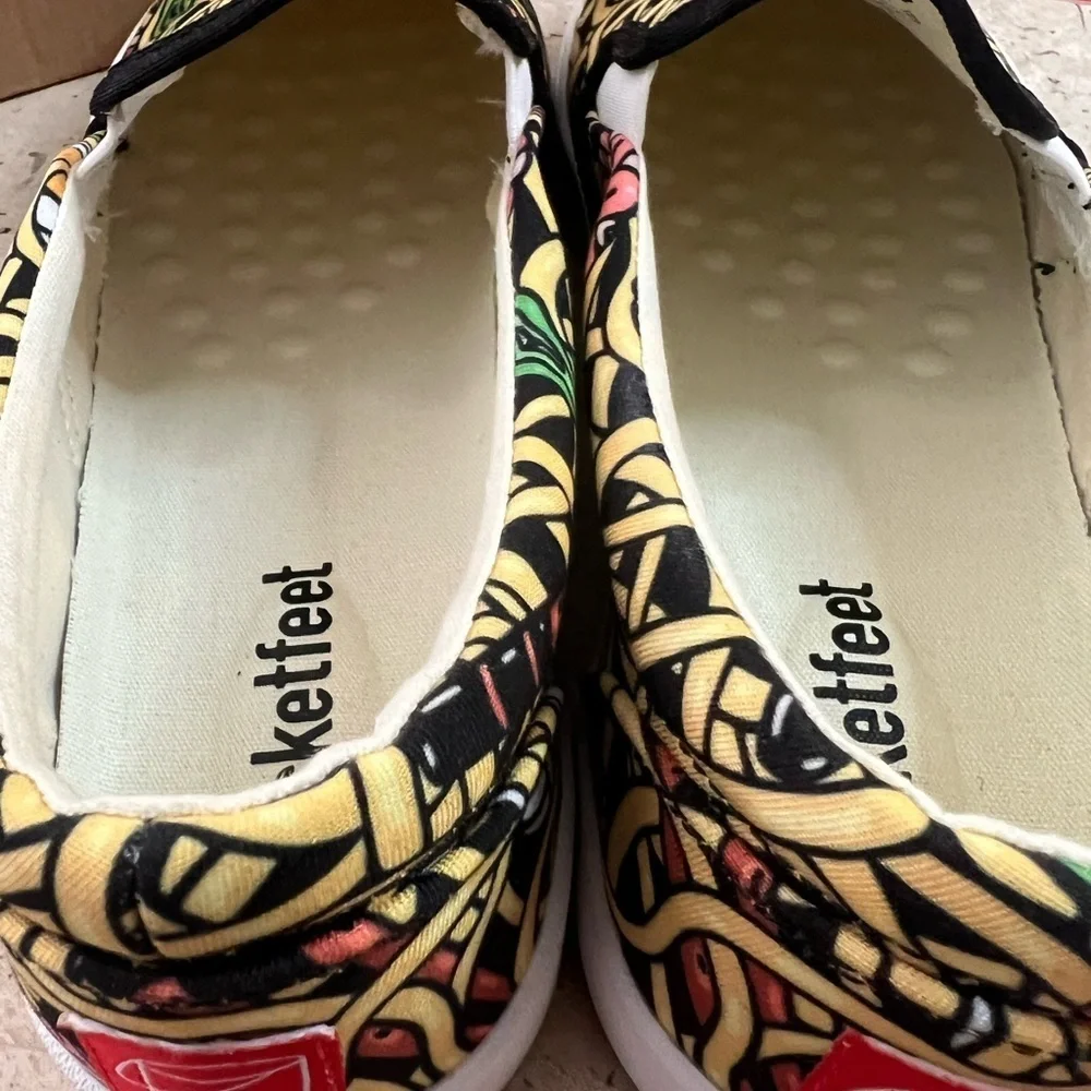 Bucketfeet-Ramen Noodles all Over Size 9.5W Women’s Size 8M Mens